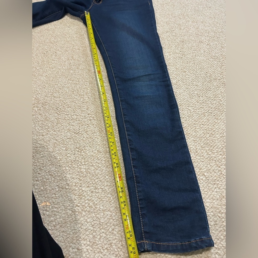 IRIS Skinny Jeans Juniors Size 7. Style IP8182. Medium/Dark wash - Picture 10 of 10